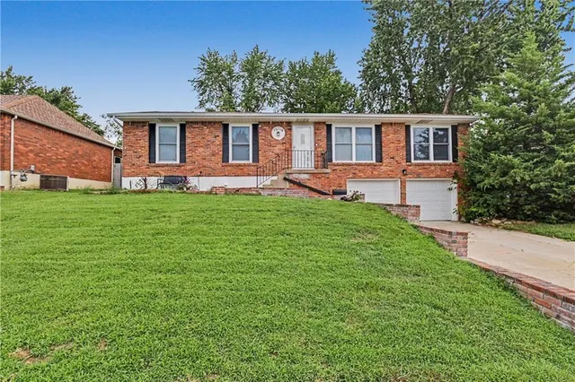 Popular Summit Hills Real Estate