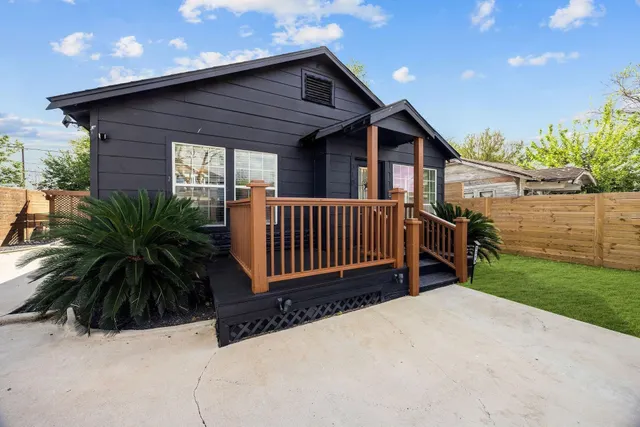 Popular Brooke Smith Add 02 Real Estate