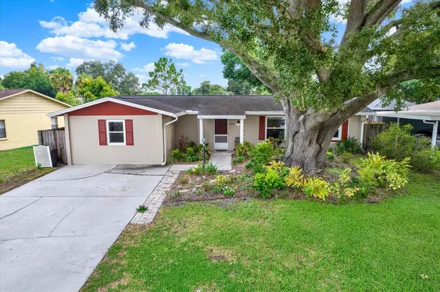 Popular LAKE PADGETT SOUTH Real Estate
