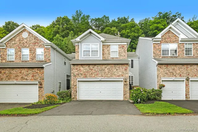 Popular The Woodlands At Tuxedo Real Estate