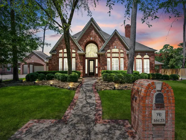 Popular Wimbledon Forest Real Estate