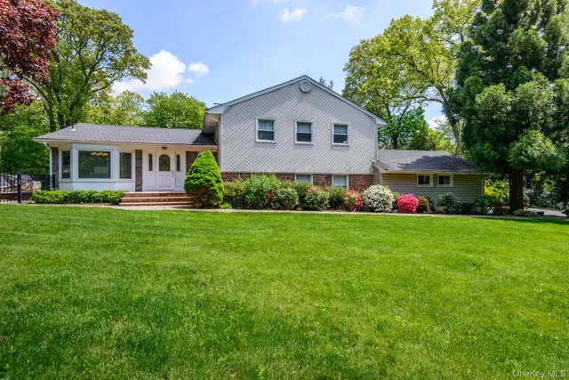 Popular The Gates of Woodbury Real Estate