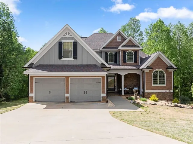 Popular GREENWOOD GLEN Real Estate
