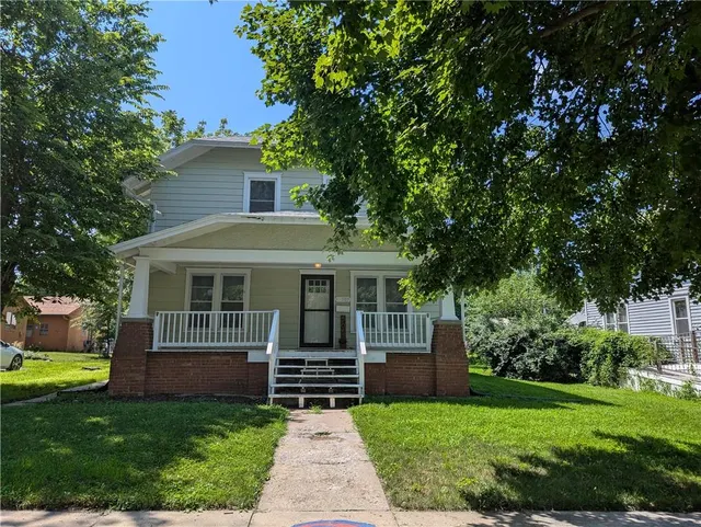 Popular Hiawatha Real Estate
