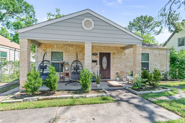 Popular Oak Manor Real Estate