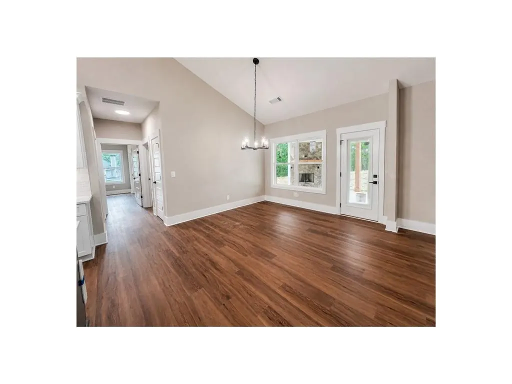 Listing Thumbnail Image 12