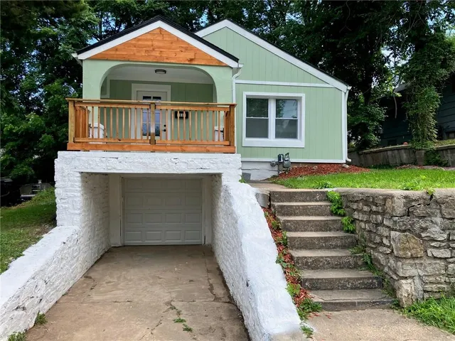 Popular Springfield Manor Real Estate