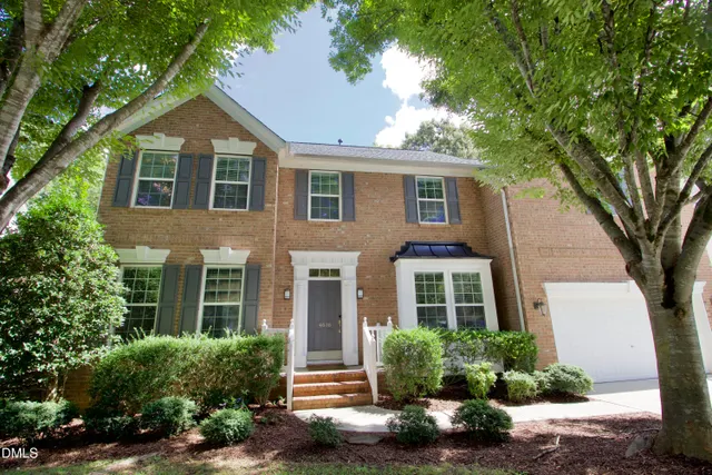 Popular Ashfield Place Real Estate