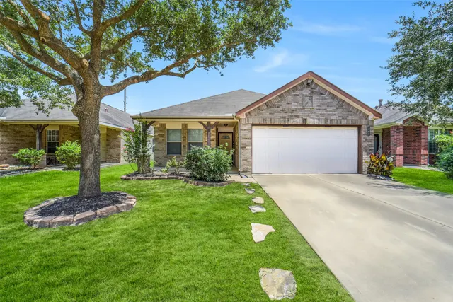 Expensive Lakecrest Village Real Estate
