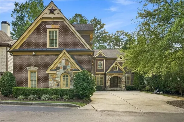 Popular Willow Royal Real Estate