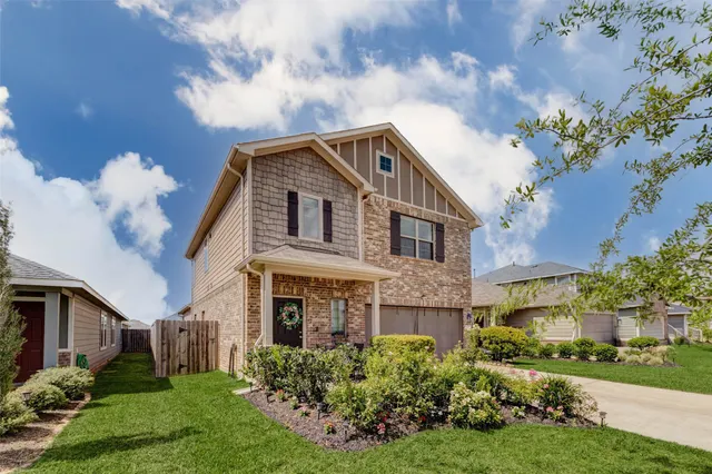 Popular Lantana Sec 6 Real Estate