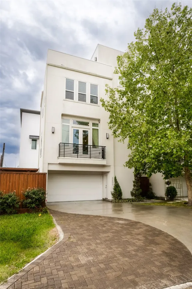 Popular Bayou Barnes Real Estate