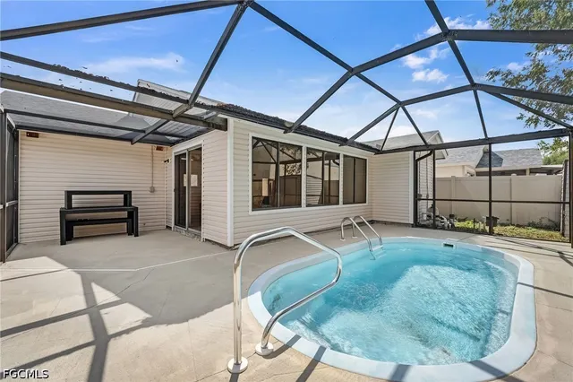 Popular FOXMOOR LAKES Real Estate