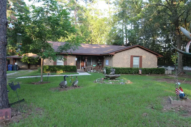 Popular Lakeview Club Real Estate