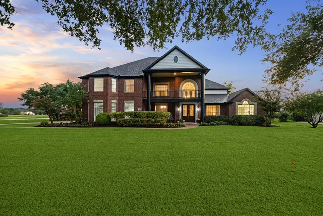 Popular Royal Lake Estates Real Estate