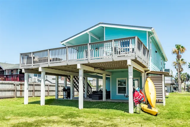 Popular Jamaica Beach 4 Real Estate