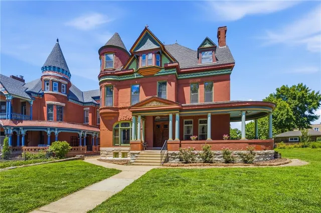 Popular Pendleton Heights Real Estate