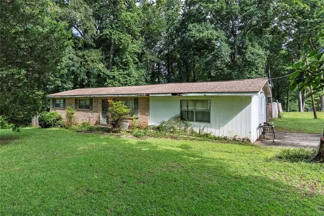 Popular Paris Manor Real Estate