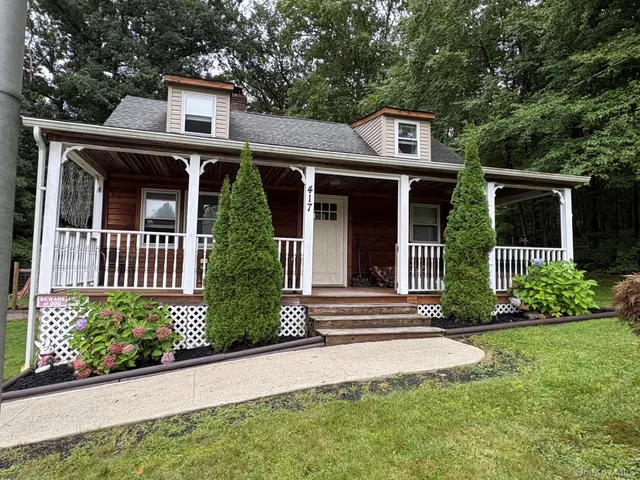 Popular Hillside Lake Real Estate