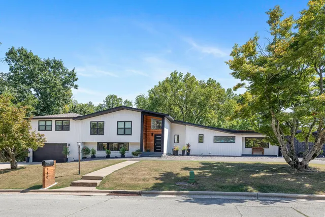 Popular Lakeview Terr Real Estate