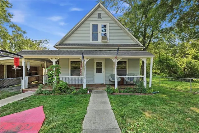 Popular Amoret Real Estate