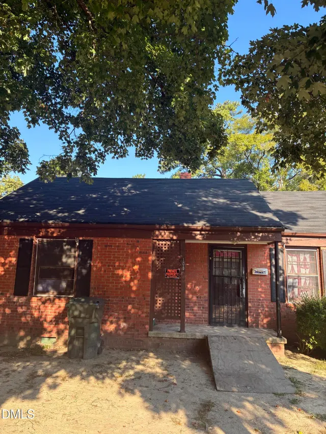 Popular Pinecrest Park Real Estate