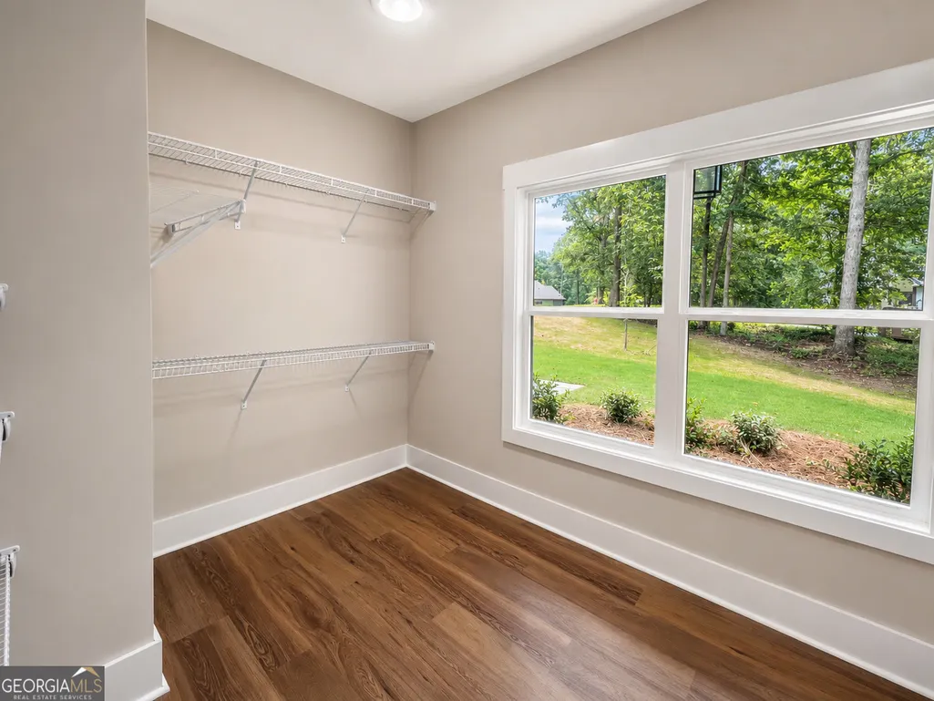 Listing Thumbnail Image 18