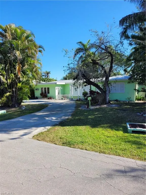 Popular LAKE FOREST Real Estate