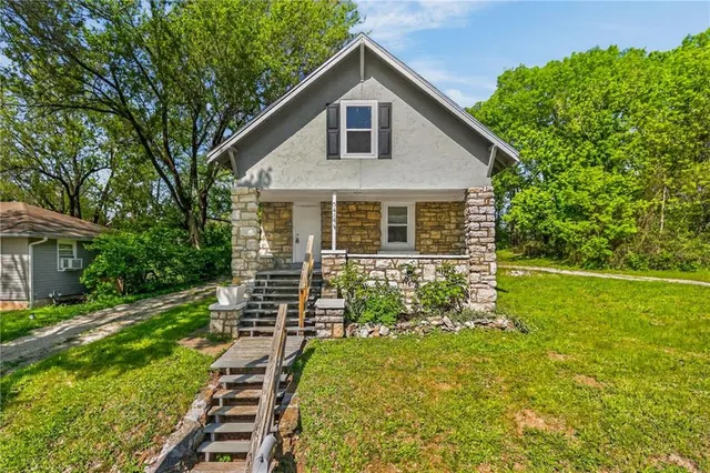 Popular Dunbar Park Real Estate