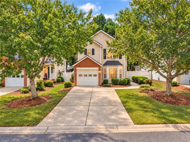 Popular AVENSONG Real Estate