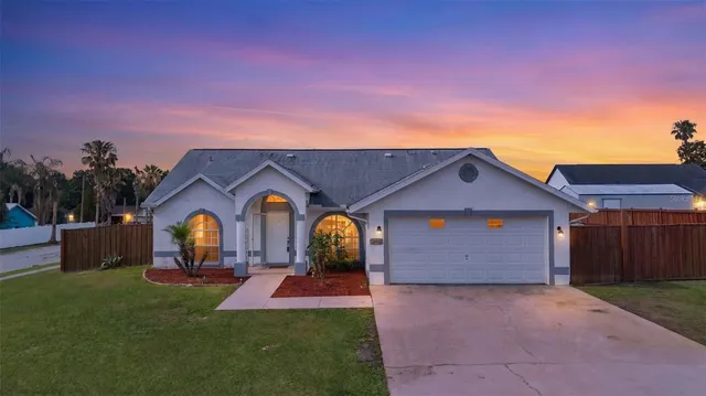 Popular LAKEVIEW KNOLL PH 02 Real Estate