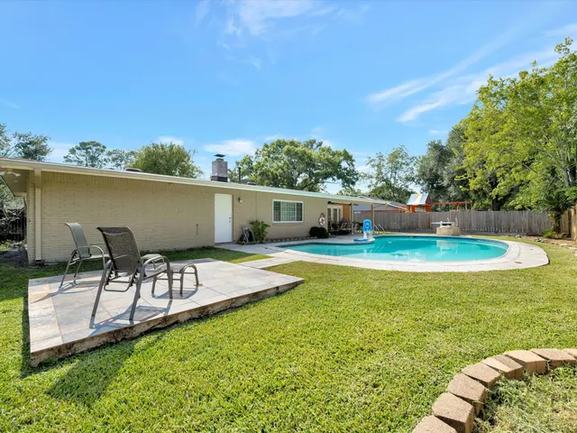 Popular Oakbrook Real Estate
