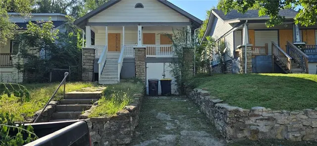 Popular South Paseo Place Real Estate