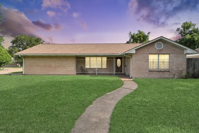 Popular Airway Village Real Estate