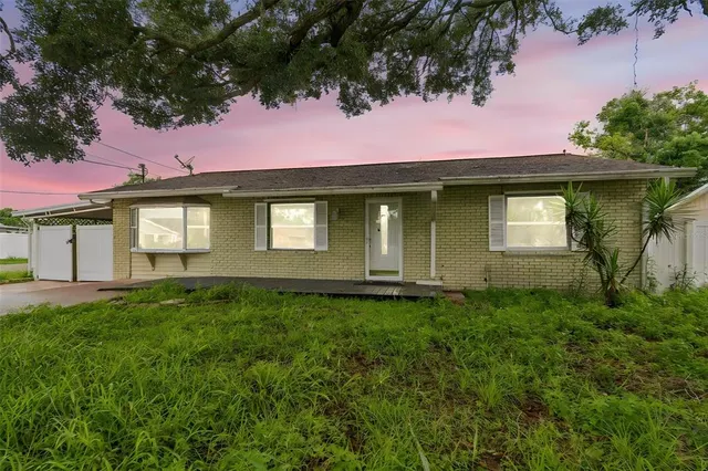 Popular OAK PARK Real Estate