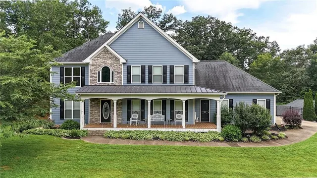 Popular Hardwood Manor Real Estate