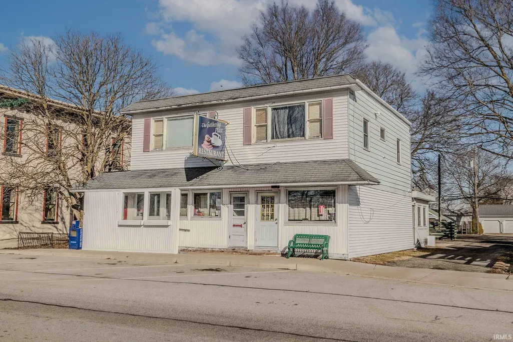 407 Third St,Unit Howe, Howe, IN 46746