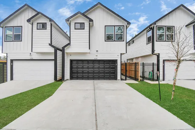 Popular Hirsch Stone Manore Real Estate