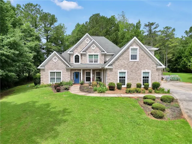 Popular Lynbrook Estates Real Estate