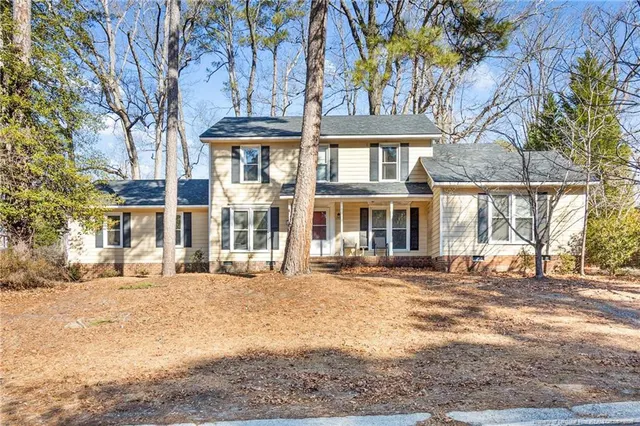 Popular Woodfield Real Estate