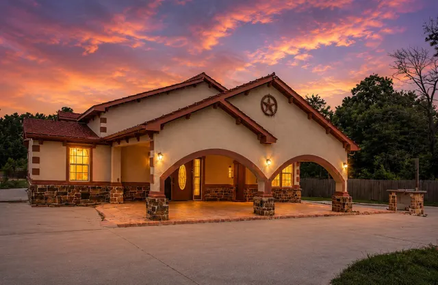 Popular Blake Bennette Real Estate