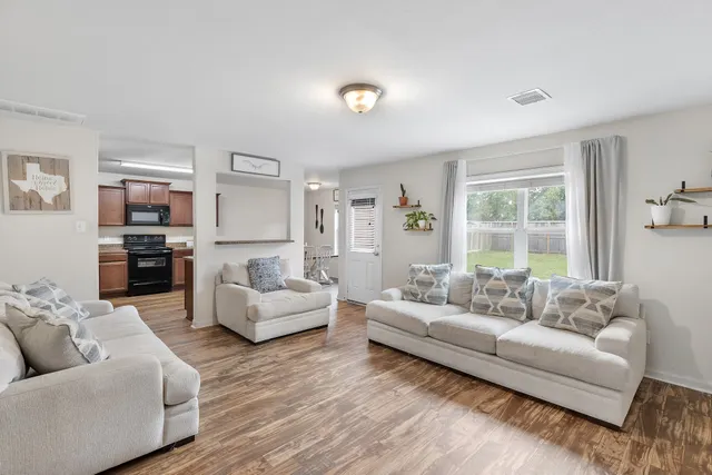 Popular Hidden Mdw Sec 06 Real Estate