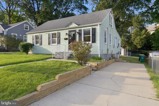 Cheap Queens Chapel Manor Real Estate