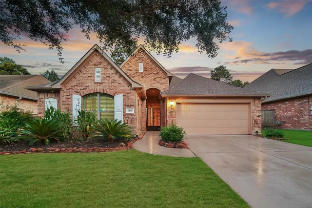Popular Enclave At Oakhurst Real Estate