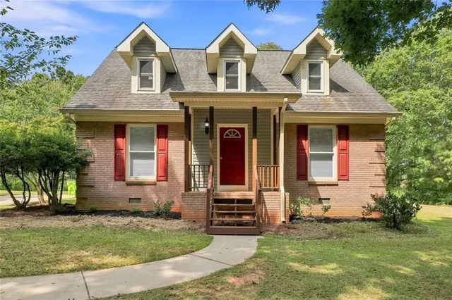 Popular DOGWOOD TRAIL Real Estate
