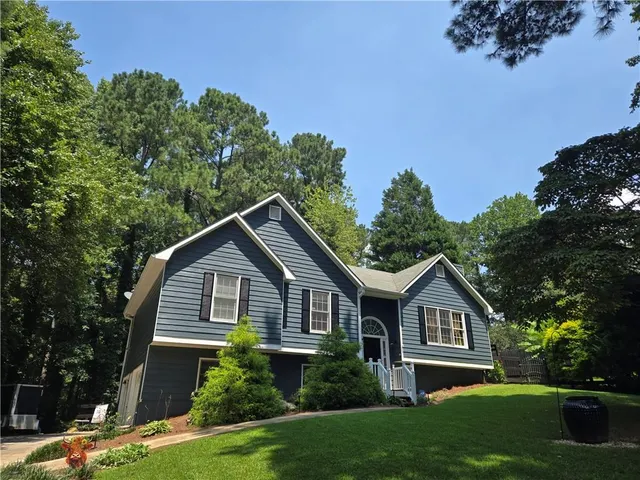 Popular HOLLAND FARMS Real Estate