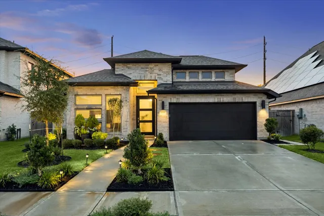 Popular Sienna Sec 63 Real Estate
