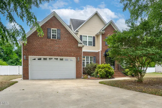 Popular Summers Walk Real Estate