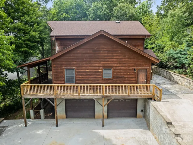 Expensive Hickory Hill Real Estate