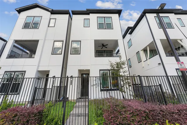 Popular Medical Center Real Estate
